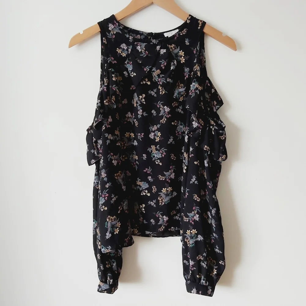 ✨Floral Nordstrom Cold Shoulder Top - Picture 2 of 15